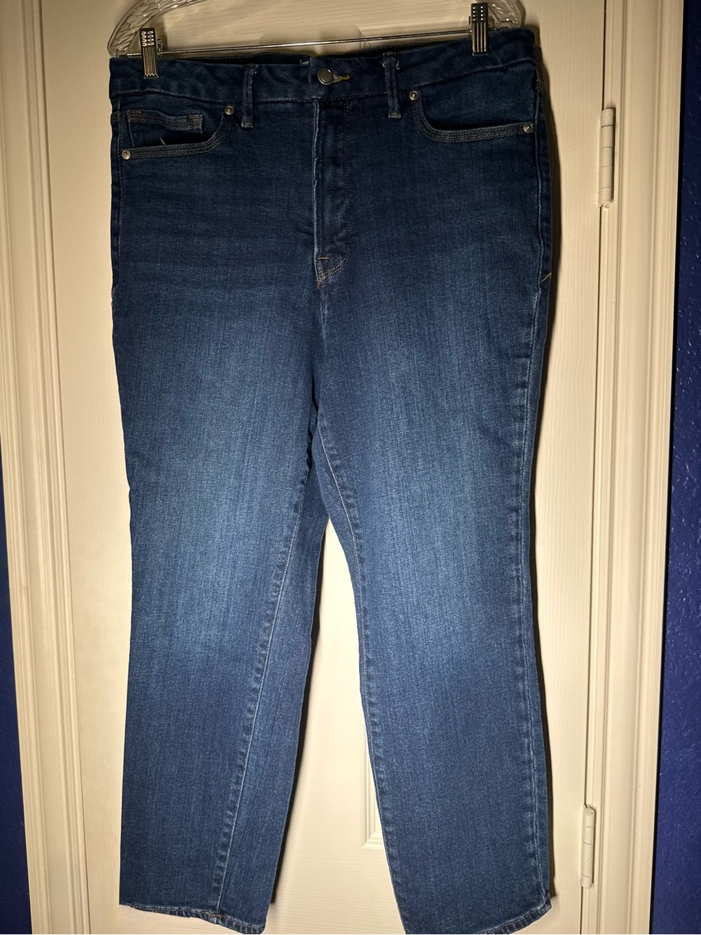 Good American Straight Leg Medium Blue Jeans 34 Waist